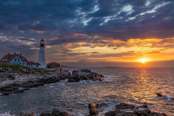 Haney, Chuck 아티스트의 Sunrise at Portland Head Lighthouse in Portland-Maine-USA작품입니다.
